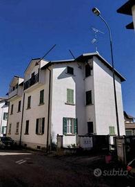 Immobile in asta di 90 m² con 3 locali e box auto 