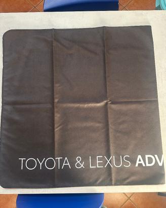 Telo mare Toyota Lexus