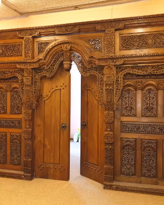 Parete divisoria in massello di teak birmano