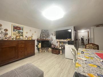 CASA SEMINDIPENDENTE A CARRARA