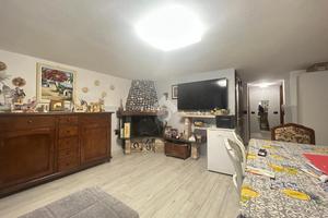 CASA SEMINDIPENDENTE A CARRARA