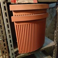 Coppia VASI IONIO  AD ANGOLO PLASTICA con sottovas