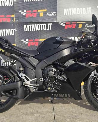 YAMAHA YZF R1 Akrapovic Video 360