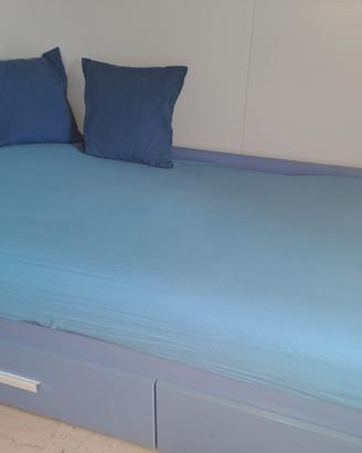 Letto e scrivania