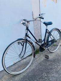 2 biciclette con i freni a bacchetta funzionanti