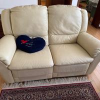 Divani  beige eletteici per salotto