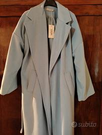 cappotto color celeste 
