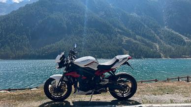 Triumph 675r