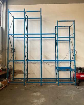 Scaffale industriale