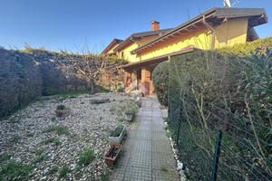 VILLA SINGOLA A BESATE