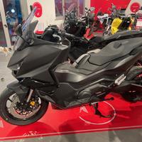 Honda Forza 750 2025