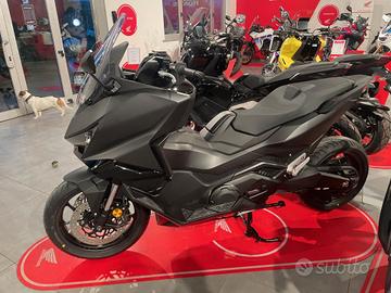 Honda Forza 750 2025