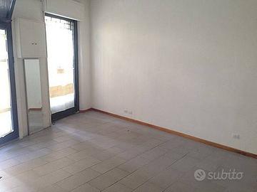 Immobile di 160 m² con 1 locale a Lucca