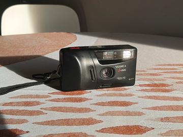 Yashica J-Mini 35mm (Obiettivo fissa 32mm f/3.5) 
