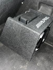 Subwoofer amplificato per auto