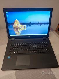 acer aspire ES1-711  17pollici