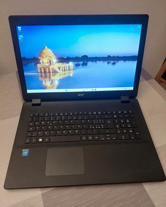 acer aspire ES1-711  17pollici