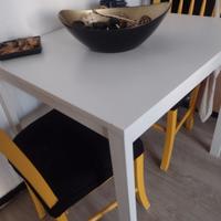 Tavolo allungabile con sedie