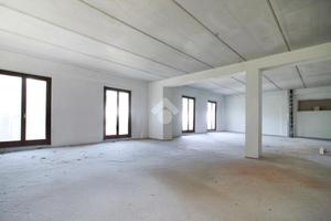 MAGAZZINO A PORTO SAN GIORGIO