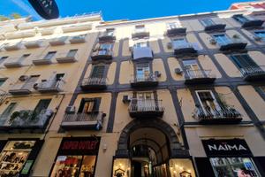 Quadrilocale in Via Chiaia