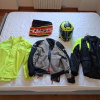 Abbigliamento e casco moto