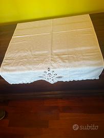 Centro per mobili in cotone ricamato a mano