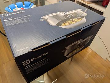 Electrolux Set di Pentole in Acciaio Inossidabile