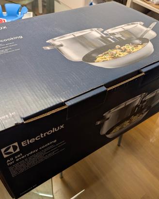 Electrolux Set di Pentole in Acciaio Inossidabile