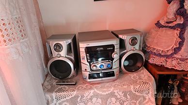 Stereo LG con cd e cassette.