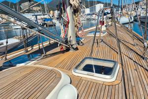 Hallberg Rassy 42