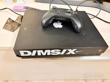 Xbox one x +controler