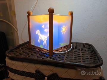 lampada con disegni illuminati