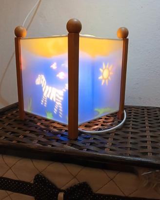 lampada con disegni illuminati