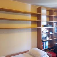 Mobile in legno con vani 