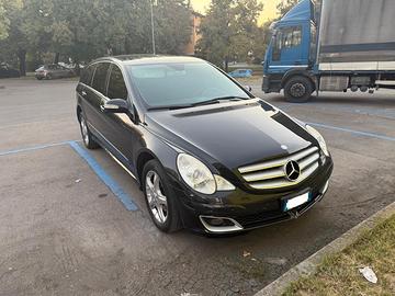 Mercedes R320