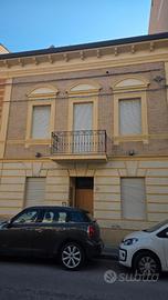 Luminoso Monolocale con Balcone