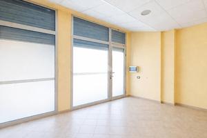 NEGOZIO A MARTINSICURO