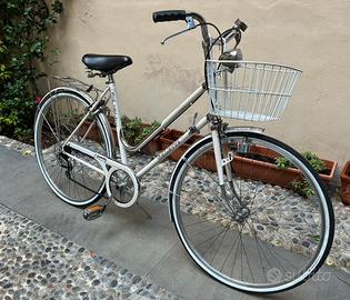Bicicletta donna marca Galetti, colore bianco