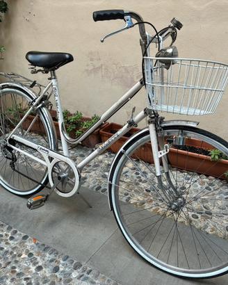 Bicicletta donna marca Galetti, colore bianco