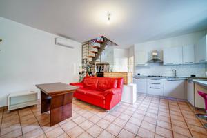 Appartamento a Carnago Via Italia 3 locali