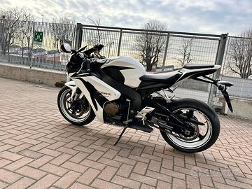 Honda cbr 1000fireblade