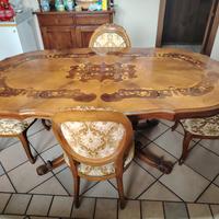 Tavolo legno intarsiato con sedie