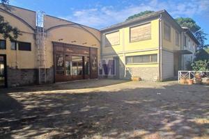 Immobile di 1210 m² con più di 5 locali a Firenze