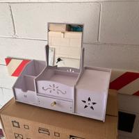 Organizer per trucchi multifunzionale