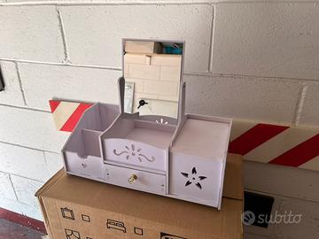 Organizer per trucchi multifunzionale