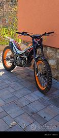Montesa Cota 4RT 260 Repsol Race Replica