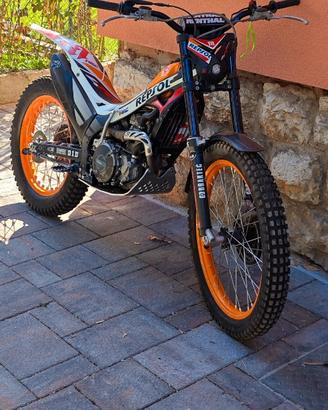Montesa Cota 4RT 260 Repsol Race Replica