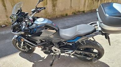 BMW F900 XR
