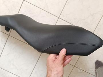 Sella imbottita rialzata TRIUMPH Street triple 675