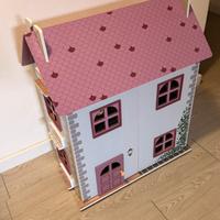 Casa delle bambole completa e in perfetto stato